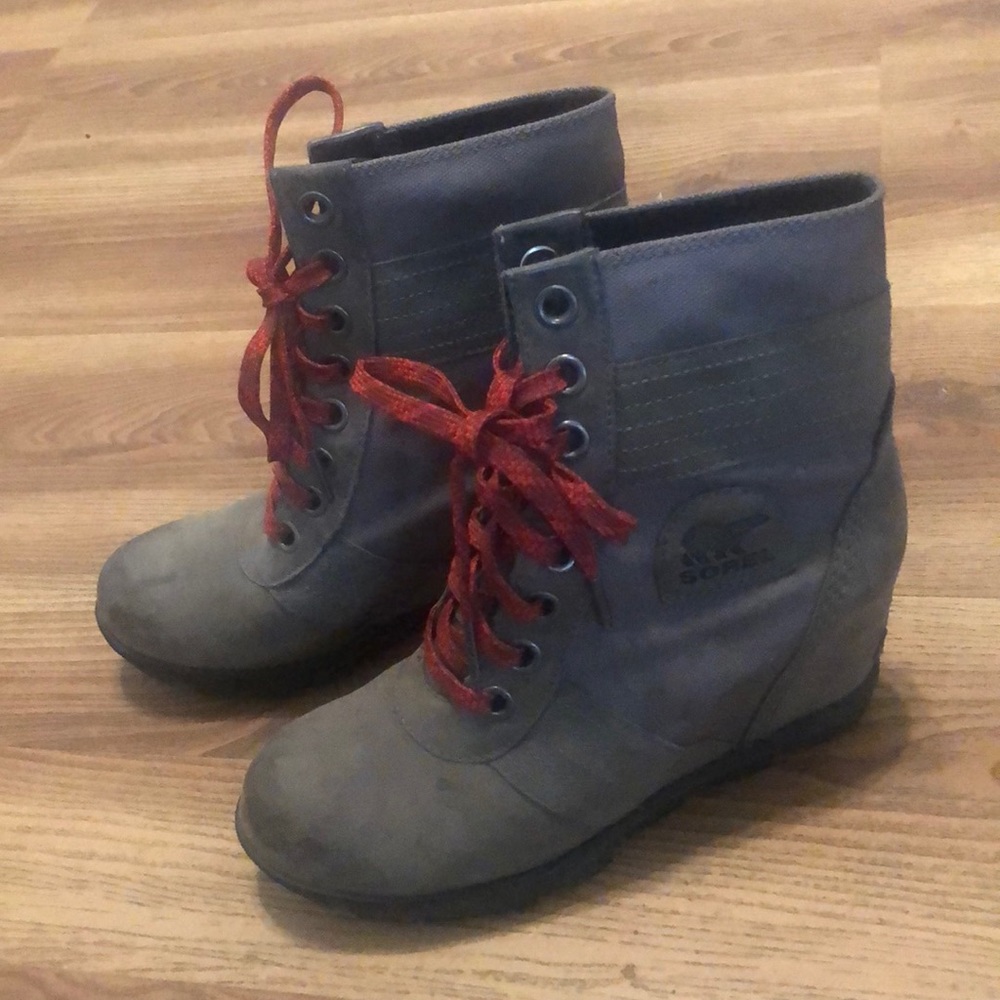 Sorel Boots Gray Leather and Canvas